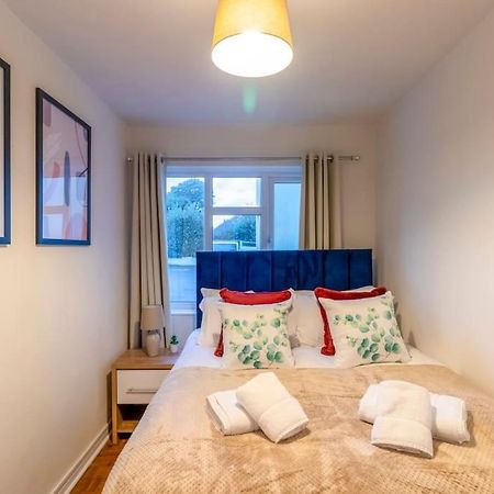 Beautiful Sea View 2 Bedroom Sleeps 6-Free Parking 본머스 외부 사진