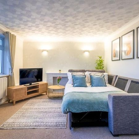 Beautiful Sea View 2 Bedroom Sleeps 6-Free Parking 본머스 외부 사진