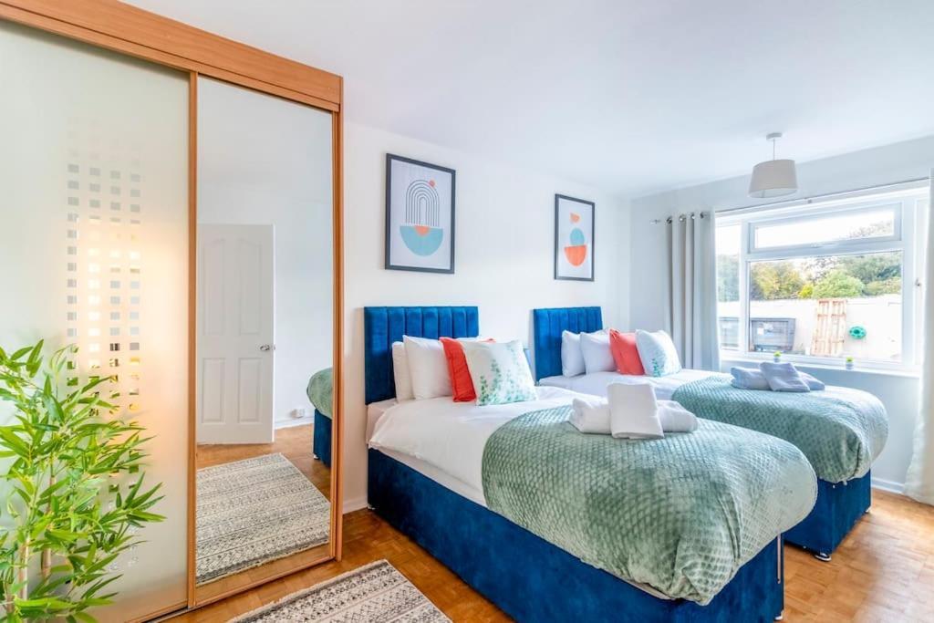 Beautiful Sea View 2 Bedroom Sleeps 6-Free Parking 본머스 외부 사진
