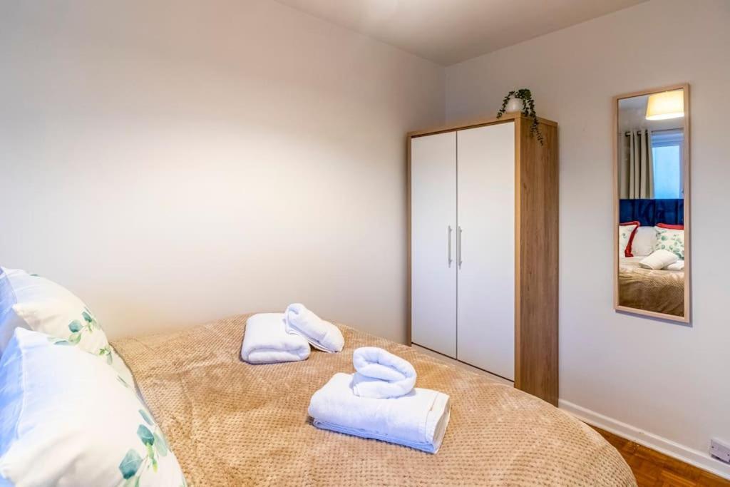 Beautiful Sea View 2 Bedroom Sleeps 6-Free Parking 본머스 외부 사진